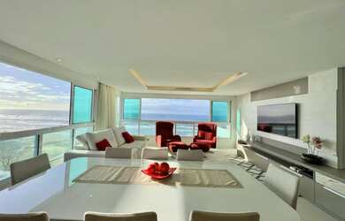 Imagem: O apartamento possui 4 Dormitórios, 2 Suítes, 4 Banheiros