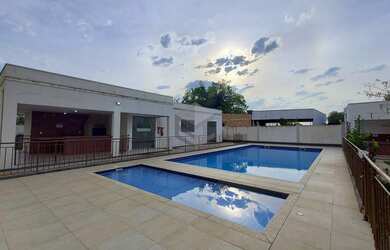 Imagem: O apartamento e possui 2 Dormitórios, Suítes, 1 Banheiro