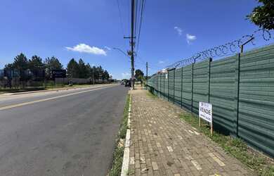 Imagem: O terreno possui 1m² de Área, Imóvel novo, Piscina e está