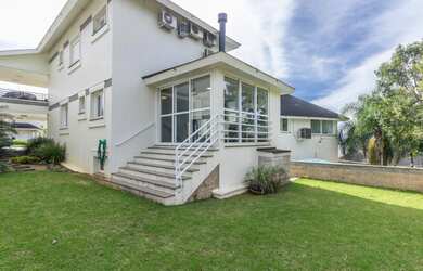 Imagem: A casa em condomínio possui 3 Dormitórios, 1 Suíte, 4 Banheiros