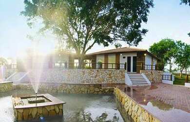 Imagem: O terreno possui 843m² de Área e está localizado em Castro