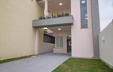 Imagem: A casa possui 3 Dormitórios, 1 Suíte, 3 Banheiros, 2 Vagas