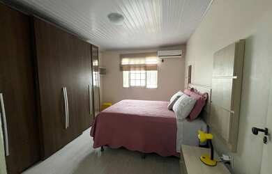 Imagem 6: Casa Bairro Cohab. 184m² de Área Privada, 3 Vagas na garageme2 Dormitórios