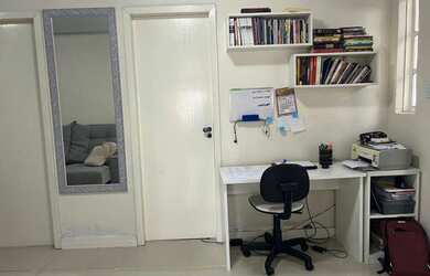 Imagem 5: Casa Bairro Cohab. 184m² de Área Privada, 3 Vagas na garageme2 Dormitórios