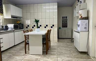 Imagem 3: Casa Bairro Cohab. 184m² de Área Privada, 3 Vagas na garageme2 Dormitórios