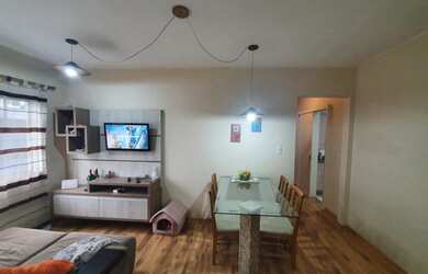 Imagem: O apartamento possui 2 Dormitórios, 1 Banheiro, 1 Vaga na garagem