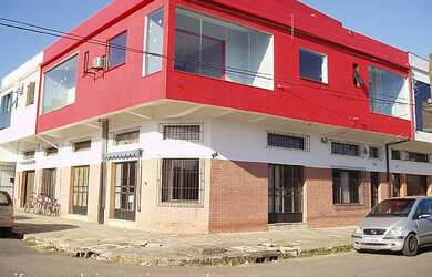 Imagem: A sala comercial possui 2 Banheiros, 140m² de Área Privada