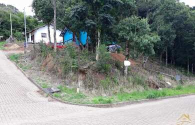 Imagem: O terreno possui 401m² de Área e está localizado em Piá