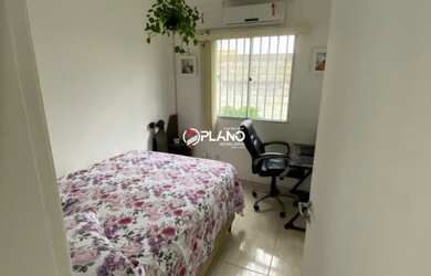 Imagem: O apartamento possui 2 Dormitórios, 1 Banheiro, 2 Vagas na