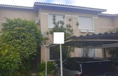 Imagem: A casa possui 2 Dormitórios, 2 Banheiros, 2 Vagas na garagem