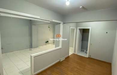 Imagem: A sala comercial possui 61m² de Área Privada e está localizado