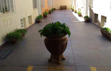 Imagem: A casa à venda possui 2 Dormitórios, 1 Banheiro, 1 Vaga na