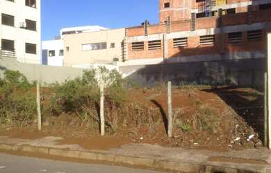 Imagem: O terreno possui 360m² de Área e está localizado em Villagio