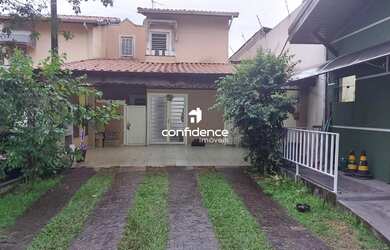 Imagem: A casa possui 3 Dormitórios, 1 Suíte, 3 Banheiros, 4 Vagas