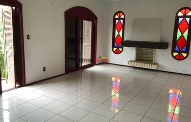 Imagem 1: Casa de dois andares disponível para locação em Igrejinha