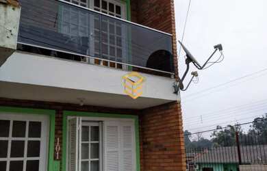 Imagem: A casa possui 2 Dormitórios e 2 Banheiros e está localizado