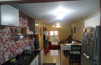 Imagem: O apartamento possui 2 Dormitórios, 1 Suíte, 2 Banheiros