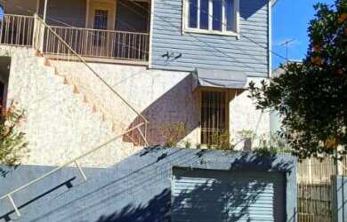 Imagem: A casa possui 2 Dormitórios, 1 Banheiro, 3 Vagas na garagem