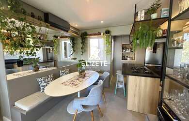 Imagem: O apartamento possui 2 Dormitórios, 1 Banheiro, 1 Vaga na garagem