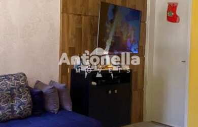 Imagem: A casa possui 2 Dormitórios, 2 Banheiros, 2 Vagas na garagem