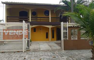 Imagem: A casa possui 1 Dormitório, 5 Suítes, 5 Banheiros, 2 Vagas