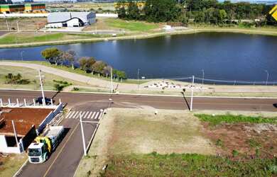Imagem 1: TERRENO DE ESQUINA DE FRENTE PARA O LAGO NO LOTEAMENTO JARDIM EUROPA!