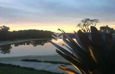 Imagem: O terreno possui 1m² de Área e está localizado em Laken