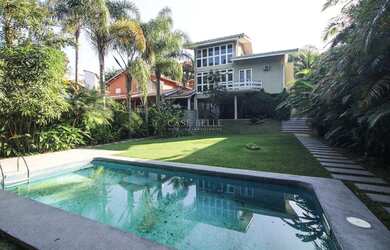 Imagem: A casa em condomínio possui 3 Dormitórios, 1 Suíte, 3 Banheiros