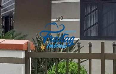 Imagem: A casa possui 4 Dormitórios, 1 Suíte, 3 Banheiros, 1 Vaga