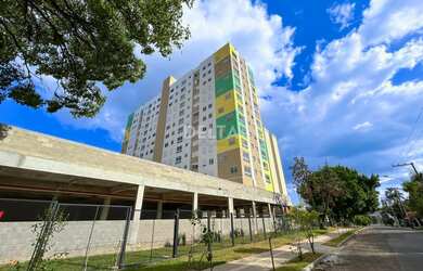 Imagem: O apartamento possui 2 Dormitórios, 1 Suíte, 2 Banheiros