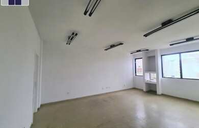 Imagem: A sala comercial possui 1 Banheiro, 40m² de Área Privada e