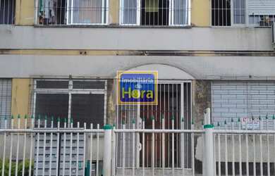 Imagem: O apartamento possui 2 Dormitórios, 1 Suíte, 1 Banheiro, 1