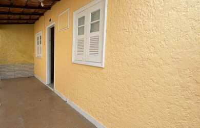 Imagem: A casa possui 2 Dormitórios e está localizado em Caonze