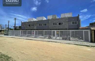 Imagem: A casa em condomínio possui 2 Dormitórios, 1 Suíte, 2 Banheiros