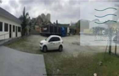 Imagem: O depósito possui 4 Banheiros, 15 Vagas na garagem, 3.420m²