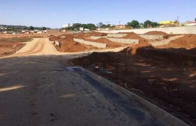 Imagem: A casa possui 2 Dormitórios, 1 Banheiro, 1 Vaga na garagem