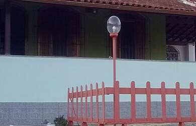 Imagem: A casa possui 4 Dormitórios, 2 Suítes, 2 Banheiros e 2 Vagas