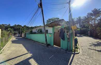 Imagem: A casa possui 2 Dormitórios, 1 Suíte, 1 Banheiro, 2 Vagas