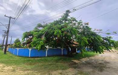 Imagem: A casa possui 3 Dormitórios, 1 Suíte, 2 Banheiros, 2 Vagas