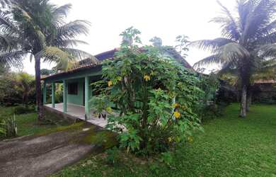 Imagem: A casa possui 1 Dormitório, 1 Suíte, 3 Banheiros, 2 Vagas