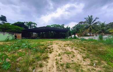 Imagem: O depósito possui 1 Banheiro, 2 Vagas na garagem e está localizado