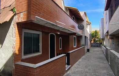 Imagem: A casa em condomínio possui 2 Dormitórios, 1 Suíte, 2 Banheiros