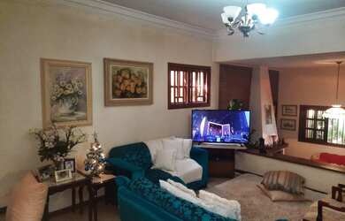 Imagem: A casa em condomínio possui 3 Dormitórios, 1 Suíte, 3 Banheiros