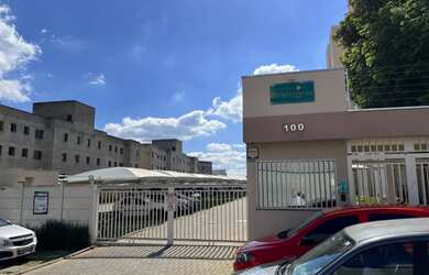 Imagem: O apartamento possui 2 Dormitórios, 1 Banheiro, 1 Vaga na garagem