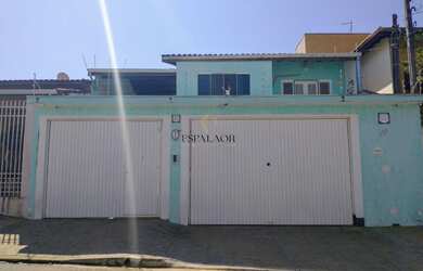 Imagem: A casa possui 4 Dormitórios, 2 Suítes, 4 Banheiros, 2 Vagas