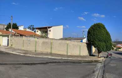 Imagem: A casa possui 233m² de Área e está localizado em Parque