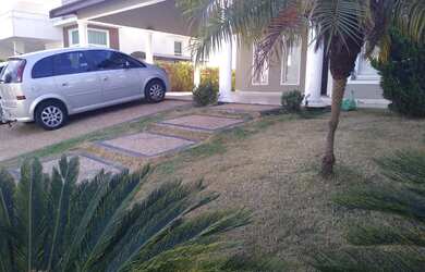 Imagem: A casa em condomínio possui 3 Dormitórios, 1 Suíte, 4 Banheiros