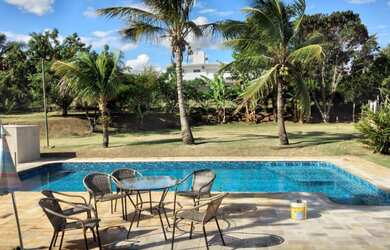 Imagem: A chácara possui 4 Dormitórios, 4 Suítes, 6 Banheiros, 2600m²