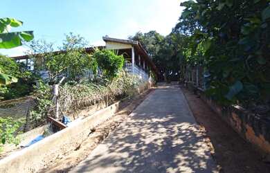 Imagem: A chácara possui 3 Dormitórios, 1 Suíte, 3 Banheiros, 8 Vagas