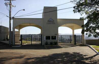 Imagem: O terreno possui Imóvel novo e está localizado em Primavera